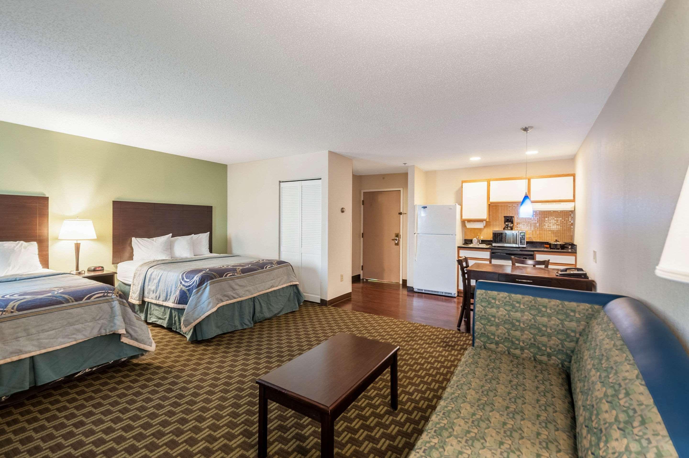 Mainstay Suites Frederick Bagian luar foto
