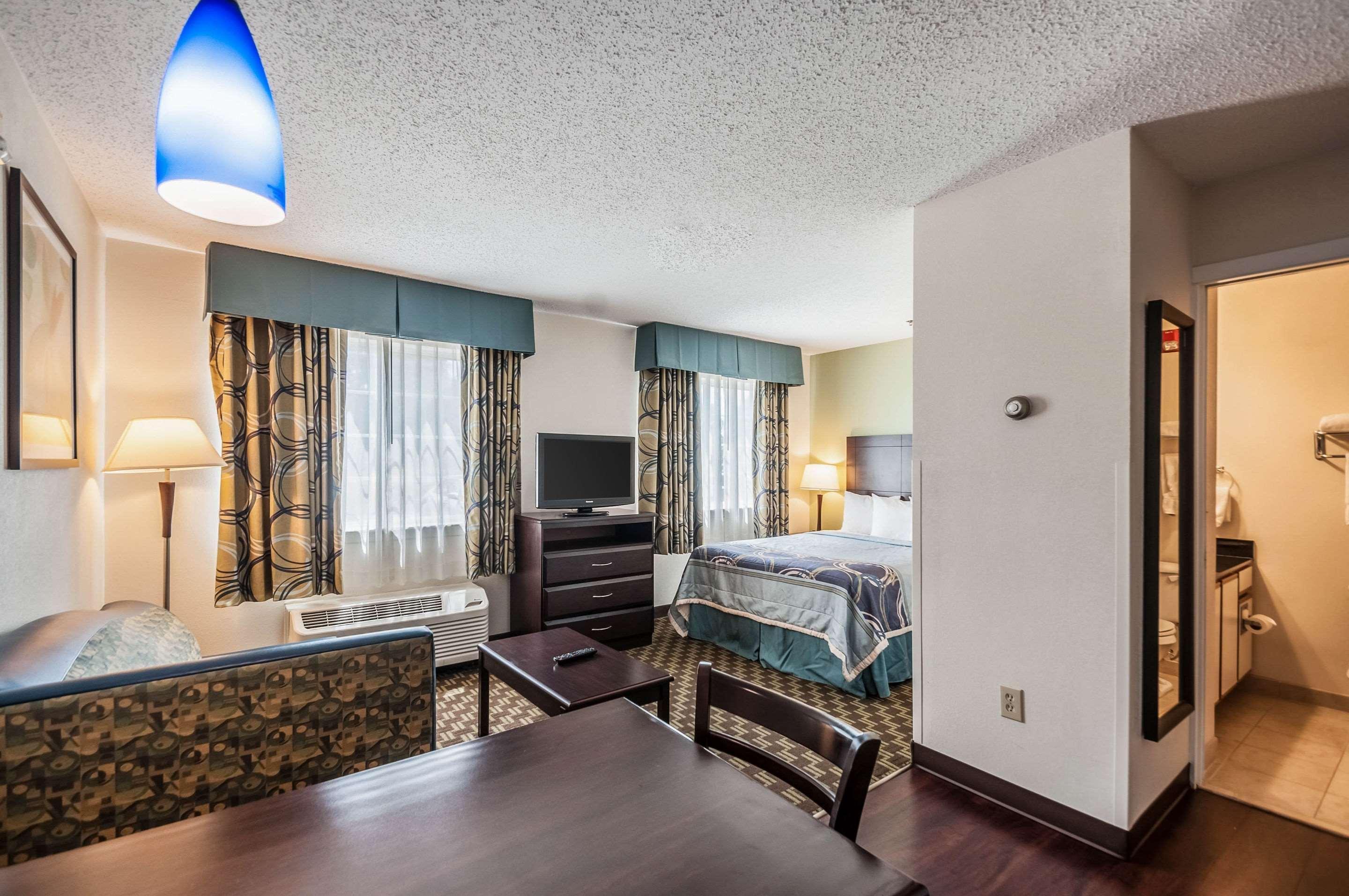 Mainstay Suites Frederick Bagian luar foto