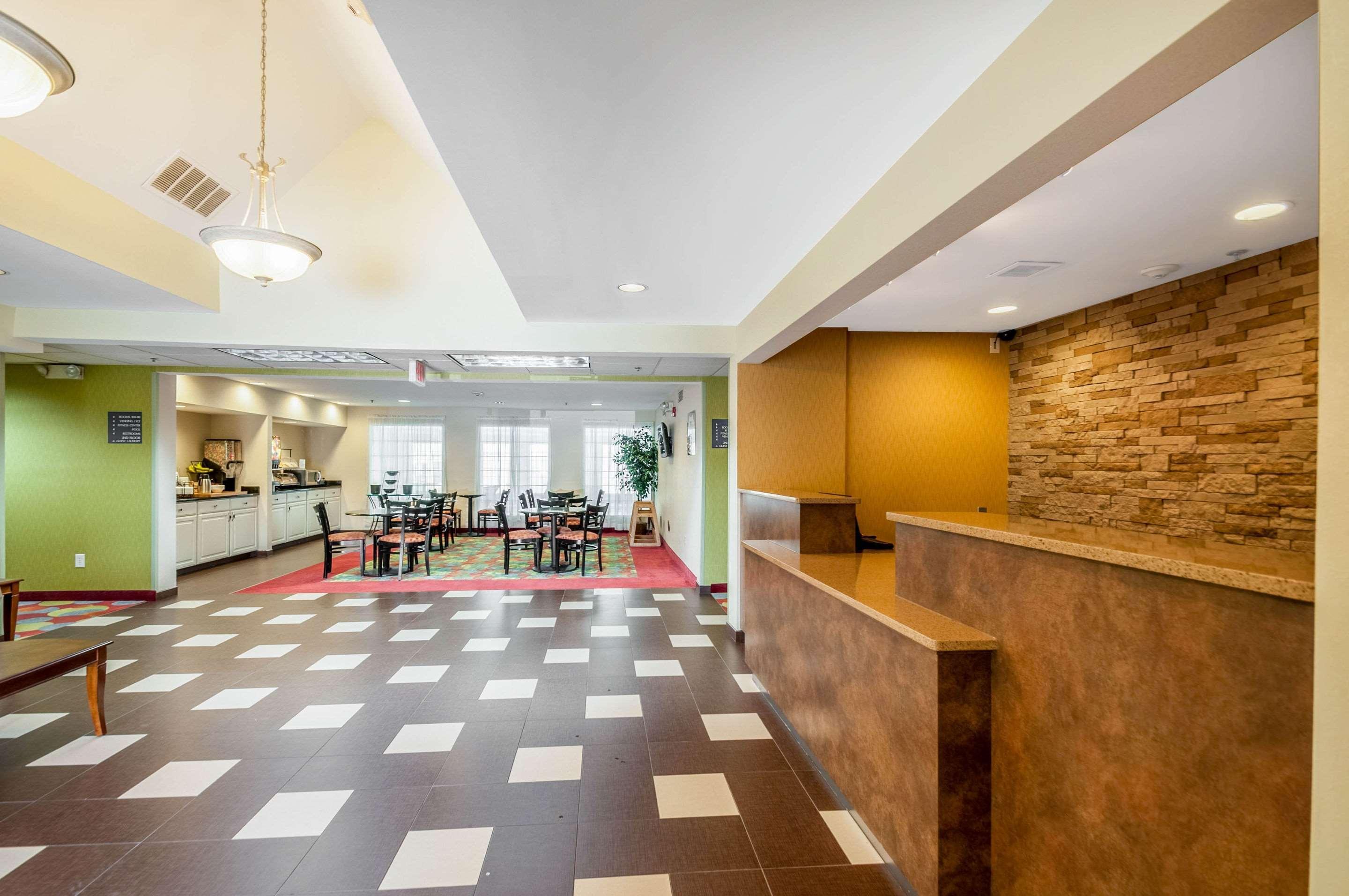Mainstay Suites Frederick Bagian luar foto